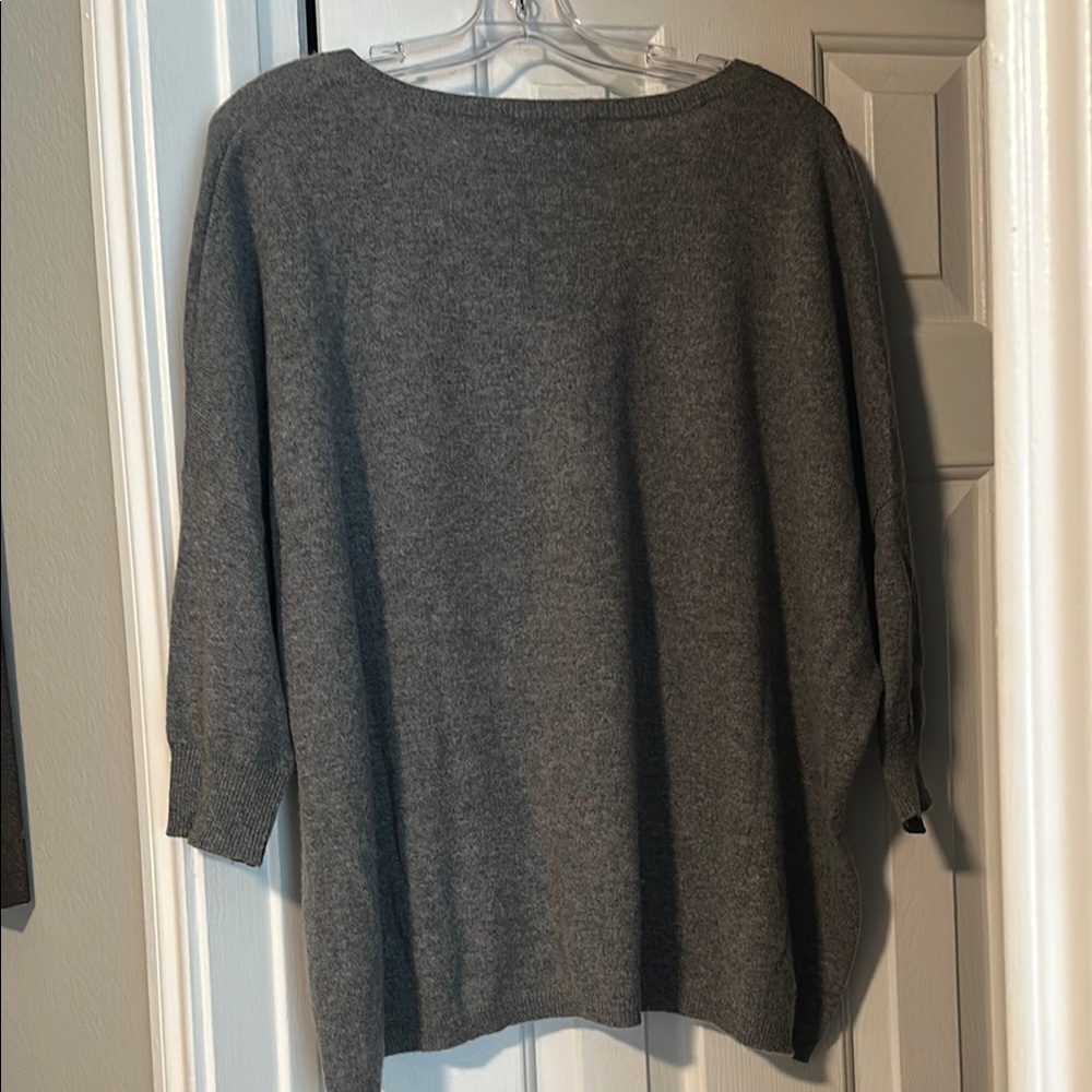 V-Neck Women's Cashmere Sweater - Picture 5 of 6
